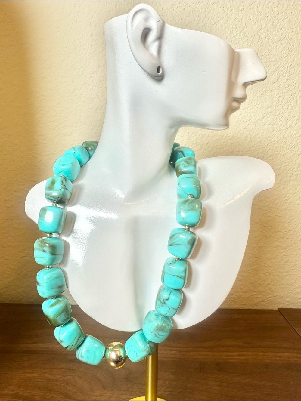 “18 Turquoise Marble Acrylic Bubble Statement Necklace w/Gold Center Ball